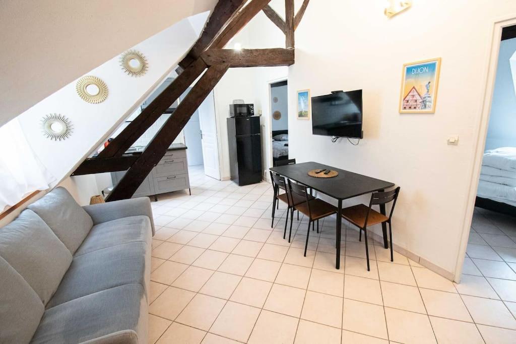Residence Le Zola Compose De 3 Appartements Distincts En Hyper Centre De Dijon Avec Wifi ภายนอก รูปภาพ